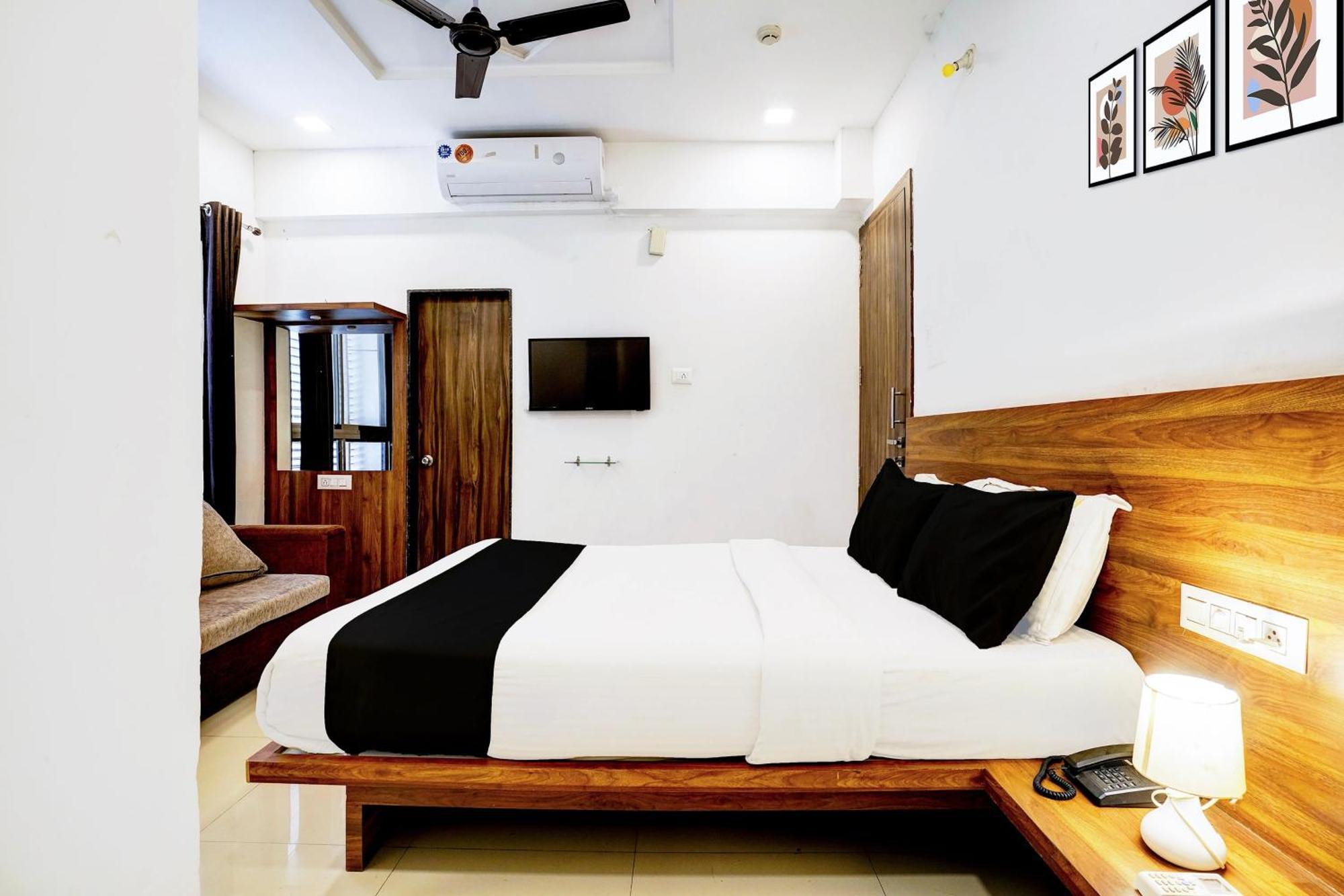 Super Hotel O Nashik Road Formerly The Address Hotel 外观 照片